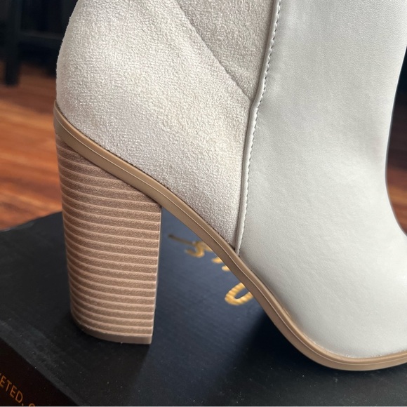 Lulu’s Mid-Calf Booties in Bone Color Size 11 New In Box - Picture 7 of 11